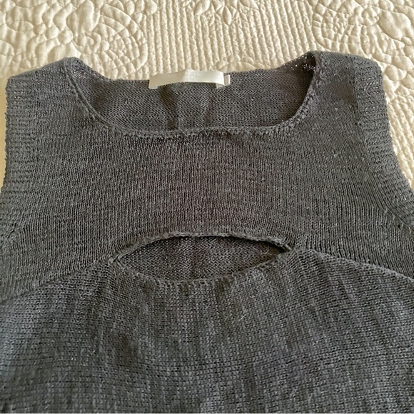 Like New One Grey Day black linen mix sleeveless hi/lo top - Picture 5 of 14